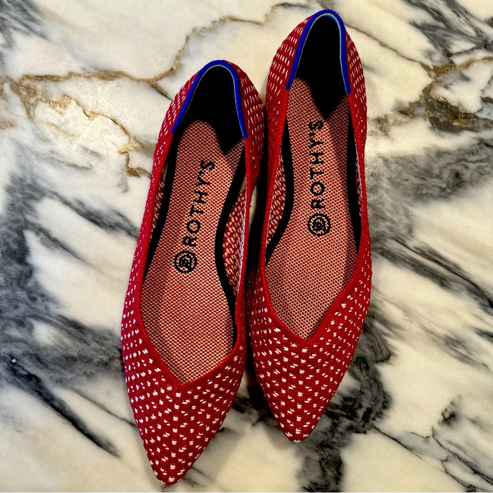 Women's Rothy's size 8.5 US  Flats The Point Flats Red Apple HoneyComb Slip On